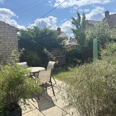 Hall-Cottage-garden