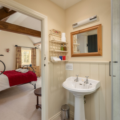 The Coach House- ensuite shower room