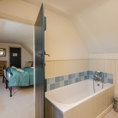 The Coach House- ensuite bathroom
